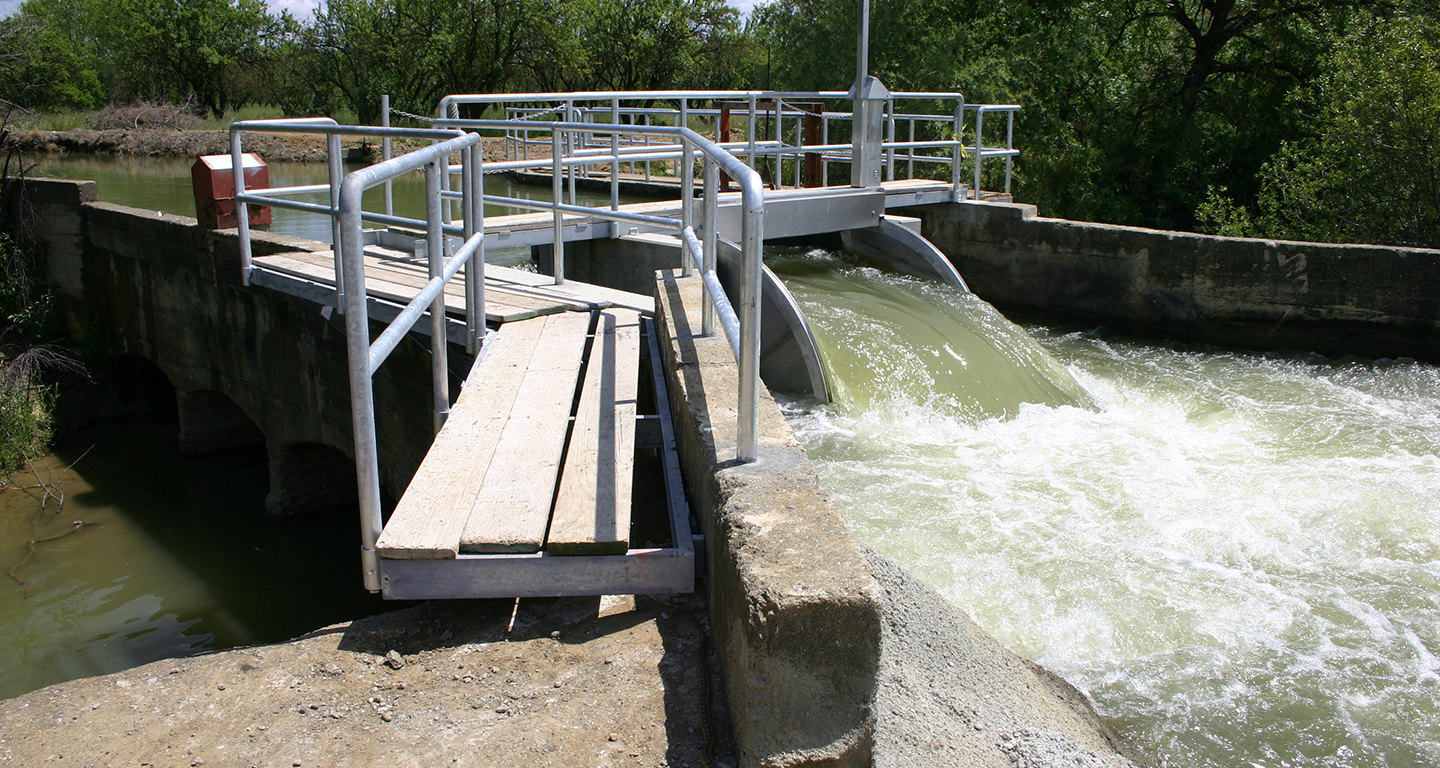 Flumes Flumes - Yolo County Flood Control & Water Conservation District